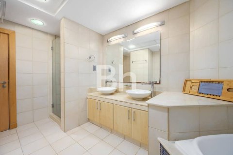 Снять в аренду квартиру в Пальме Джумейре, Дубай: 2 спальни, 147м², № 21558 - фото 13