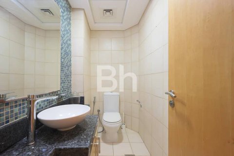 Снять в аренду квартиру в Пальме Джумейре, Дубай: 2 спальни, 147м², № 21558 - фото 8