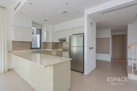 Villa in Dubai Hills Estate, Dubai 5 bedrooms, 251 sq.m. № 122480 - photo 5