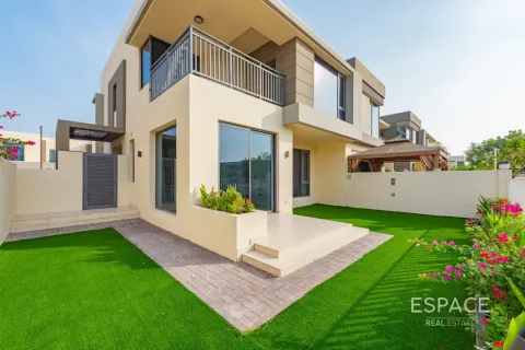 Villa in Dubai Hills Estate, Dubai 5 bedrooms, 251 sq.m. № 122480