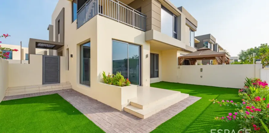 Villa in Dubai Hills Estate, Dubai 5 bedrooms, 251 sq.m. № 122480