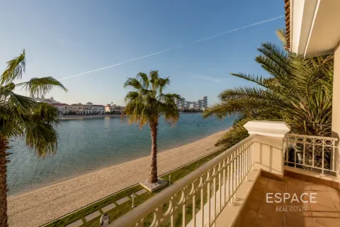 Villa à Palm Jumeirah, Dubai, 5 chambres, 511 m², № 122482