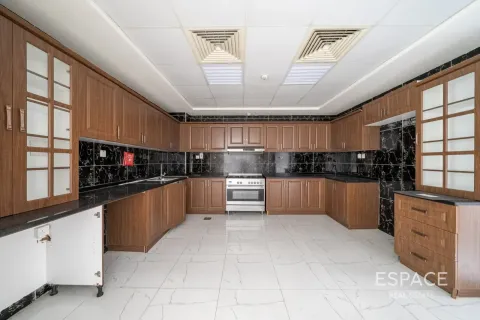 Townhouse in Al Furjan, Dubai 3 bedrooms, 265 sq.m. № 122486 - photo 5