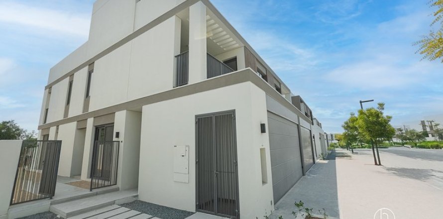 Villa en Tilal Al Ghaf, Dubai, 4 dormitorios, 144 m², № 83974