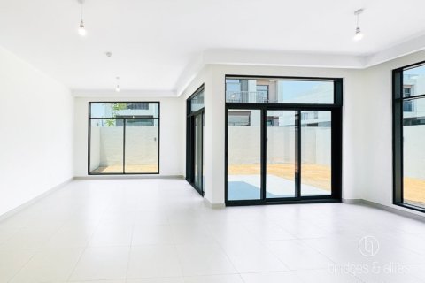 Villa en Dubai South (Dubai World Central), Dubai, 3 dormitorios, 324 m², № 83975 - foto 3