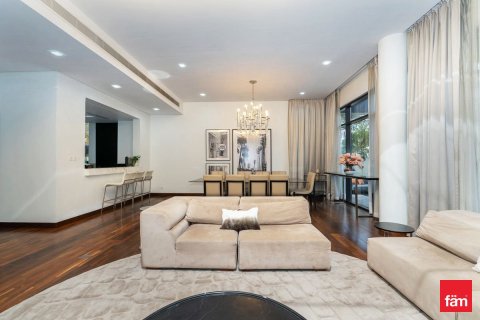 Villa à Dubai, 5 chambres, 866.7 m², № 94685 - photo 5