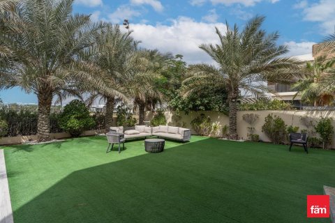 Villa à Dubai, 5 chambres, 866.7 m², № 94685 - photo 4