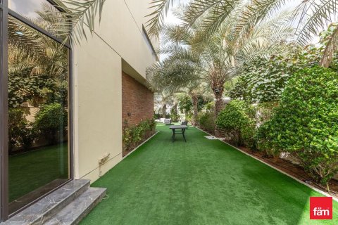 Villa à Dubai, 5 chambres, 866.7 m², № 94685 - photo 24