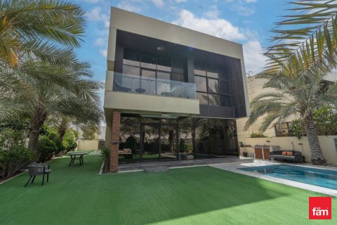 Villa à Dubai, 5 chambres, 866.7 m², № 94685 - photo 2