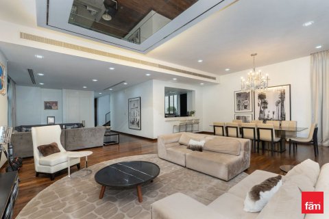 Villa à Dubai, 5 chambres, 866.7 m², № 94685 - photo 6