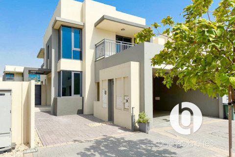 Villa in Dubai Hills Estate, Dubai 5 bedrooms, 277 sq.m. № 114168 - photo 10