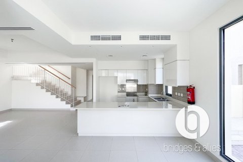 Villa in Dubai Hills Estate, Dubai 5 bedrooms, 277 sq.m. № 114168 - photo 4