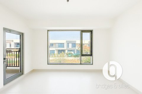 Villa in Dubai Hills Estate, Dubai 5 bedrooms, 277 sq.m. № 114168 - photo 11