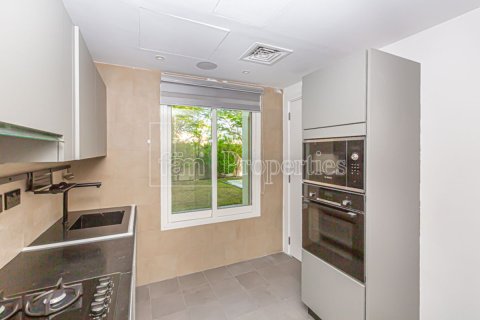 Villa en Dubai, 2 dormitorios, 254.3 m², № 95451 - foto 2