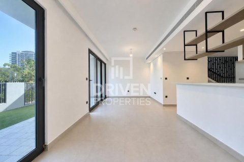 Townhouse in Tilal Al Ghaf, Dubai 3 bedrooms, 144.37 sq.m. № 127793 - photo 2
