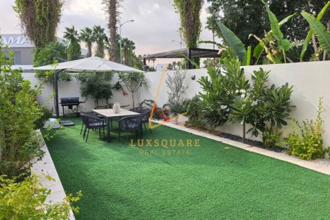 Adosado en DAMAC Hills (Akoya by DAMAC), Dubai, 4 dormitorios, 209 m², № 99677 - foto 9