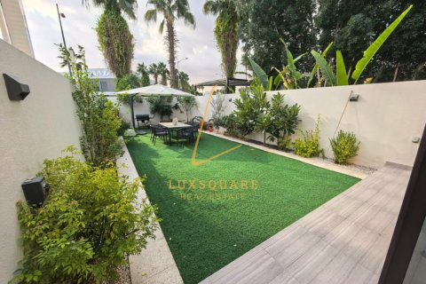 Adosado en DAMAC Hills (Akoya by DAMAC), Dubai, 4 dormitorios, 209 m², № 99677 - foto 10