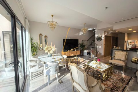Adosado en DAMAC Hills (Akoya by DAMAC), Dubai, 4 dormitorios, 209 m², № 99677 - foto 4