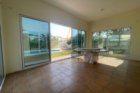 Villa in Jumeirah Park, Dubai 3 bedrooms, 741 sq.m. № 99678 - photo 5