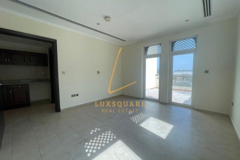 Villa in Jumeirah Park, Dubai 3 bedrooms, 741 sq.m. № 99678 - photo 16