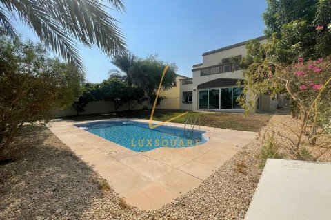 Villa in Jumeirah Park, Dubai 3 bedrooms, 741 sq.m. № 99678 - photo 12