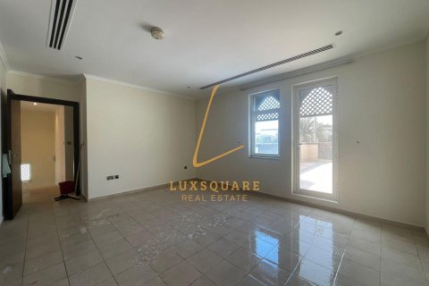Villa in Jumeirah Park, Dubai 3 bedrooms, 741 sq.m. № 99678 - photo 15