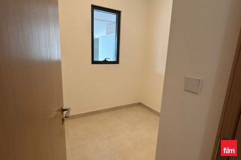 Снять в аренду виллу в Дубае: 3 спальни, 144.8м², № 94629 - фото 3