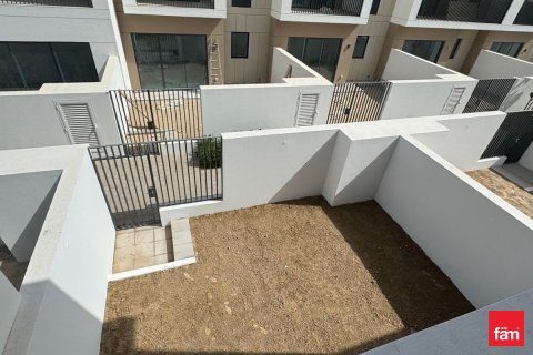 Снять в аренду виллу в Дубае: 3 спальни, 144.8м², № 94629 - фото 11