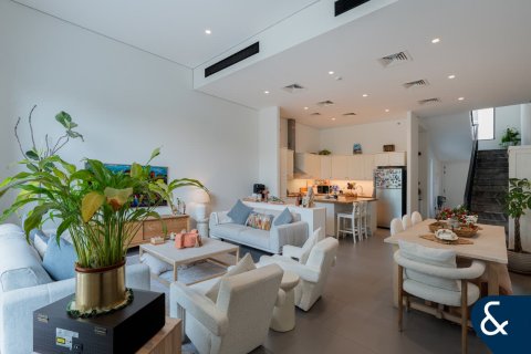 Купить виллу в Джумейра Вилладж Серкл, Дубай: 4 спальни, 295м², № 91281 - фото 3