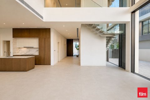 Villa à Dubai, 4 chambres, 513.7 m², № 108986 - photo 2