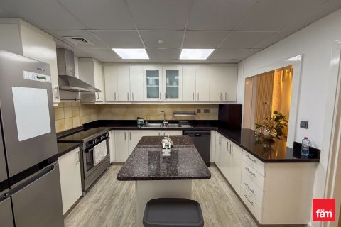 Apartment in Dubai 3 bedrooms, 178.7 sq.m. № 108985 - photo 4
