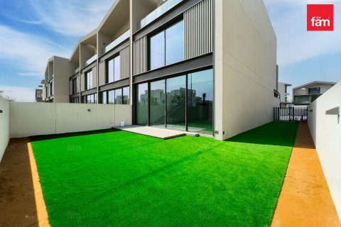 Adosado en Dubai, 3 dormitorios, 287.5 m², № 108991