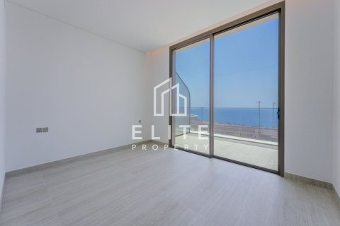 Apartment in Palm Jumeirah, Dubai 2 bedrooms, 176 sq.m. № 121629 - photo 8