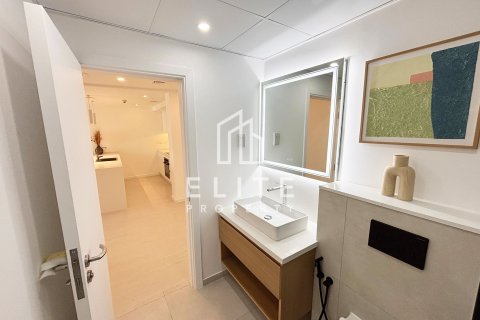 Apartment in Al Dhafra, Greens, Dubai 1 bedroom, 72 sq.m. № 121630 - photo 2