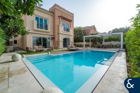 Купить виллу в Victory Heights, Dubai Sports City, Дубай: 5 спален, 446м², № 75767 - фото 1