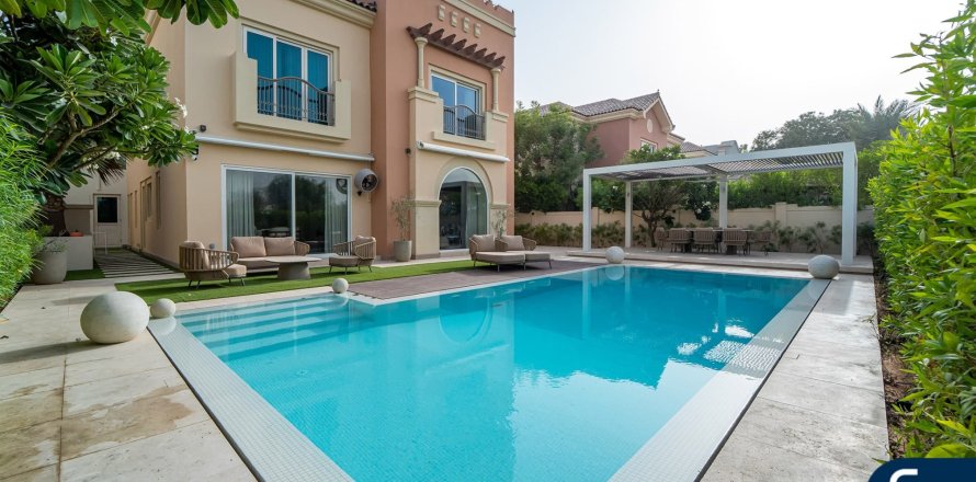 Вилла в Victory Heights, Dubai Sports City, Дубай, 5 спален, 446м², № 75767