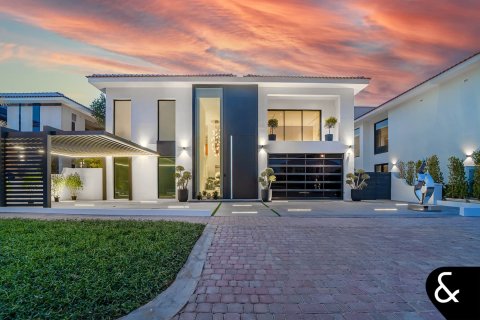 Купить виллу в Джумейра Гольф Эстейтс, Дубай: 5 спален, 772м², № 75766 - фото 1