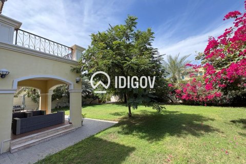 Villa en Jumeirah Park, Dubai, 3 dormitorios, 861.12 m², № 121049 - foto 5
