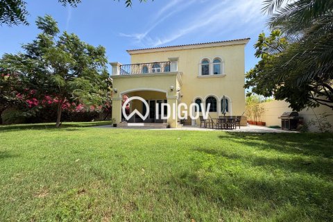 Villa en Jumeirah Park, Dubai, 3 dormitorios, 861.12 m², № 121049