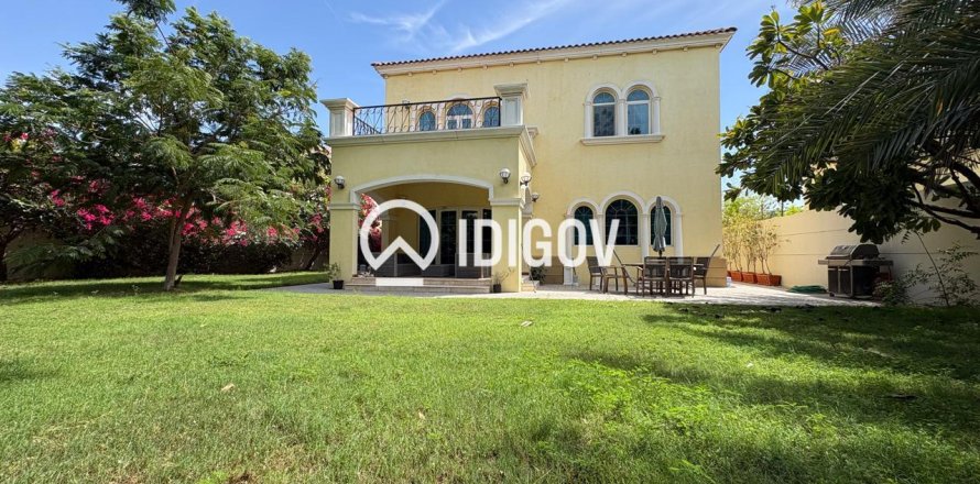 Villa en Jumeirah Park, Dubai, 3 dormitorios, 861.12 m², № 121049