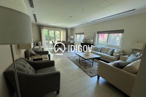 Villa en Jumeirah Park, Dubai, 3 dormitorios, 861.12 m², № 121049 - foto 8