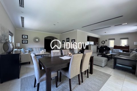 Villa en Jumeirah Park, Dubai, 3 dormitorios, 861.12 m², № 121049 - foto 3