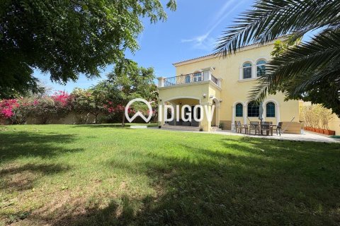 Villa en Jumeirah Park, Dubai, 3 dormitorios, 861.12 m², № 121049 - foto 7