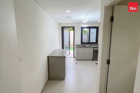 Villa in Dubai 2 bedrooms, 131.2 sq.m. № 139205 - photo 2