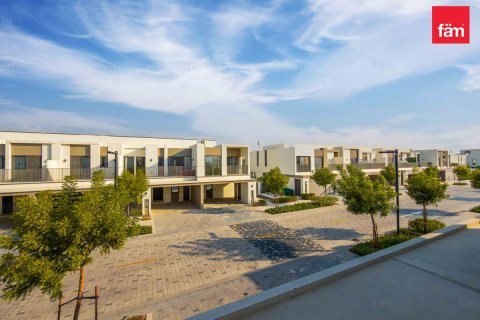 Villa in Tilal Al Ghaf, Dubai 3 bedrooms, 142.2 sq.m. № 139208 - photo 18