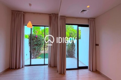 Adosado en Dubai, 3 dormitorios, 154.22 m², № 120953