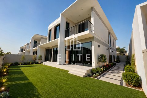 Villa en Tilal Al Ghaf, Dubai, 4 dormitorios, 377 m², № 121195