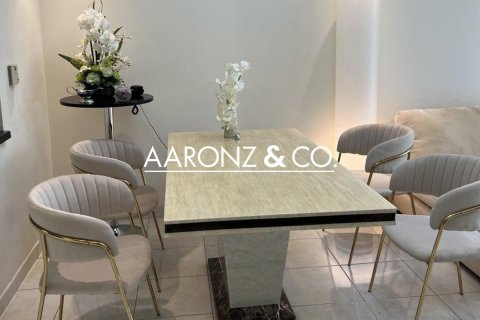 Apartment in Jumeirah Lake Towers, Dubai 2 bedrooms, 107 sq.m. № 94567 - photo 3