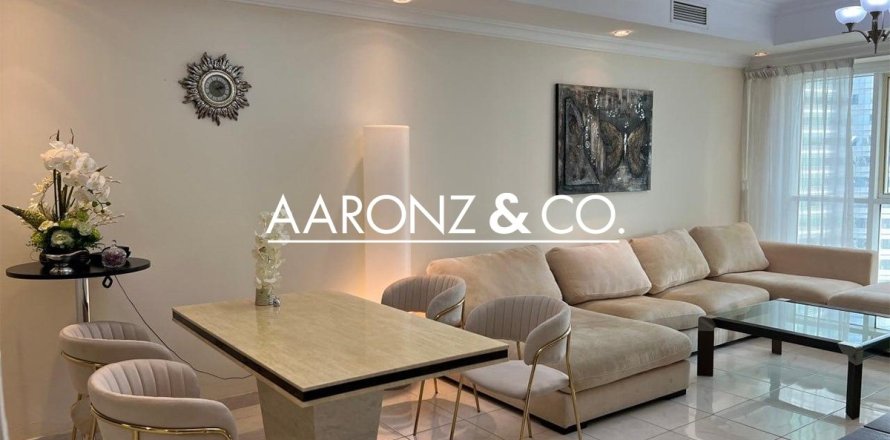 Apartment in Jumeirah Lake Towers, Dubai 2 bedrooms, 107 sq.m. № 94567