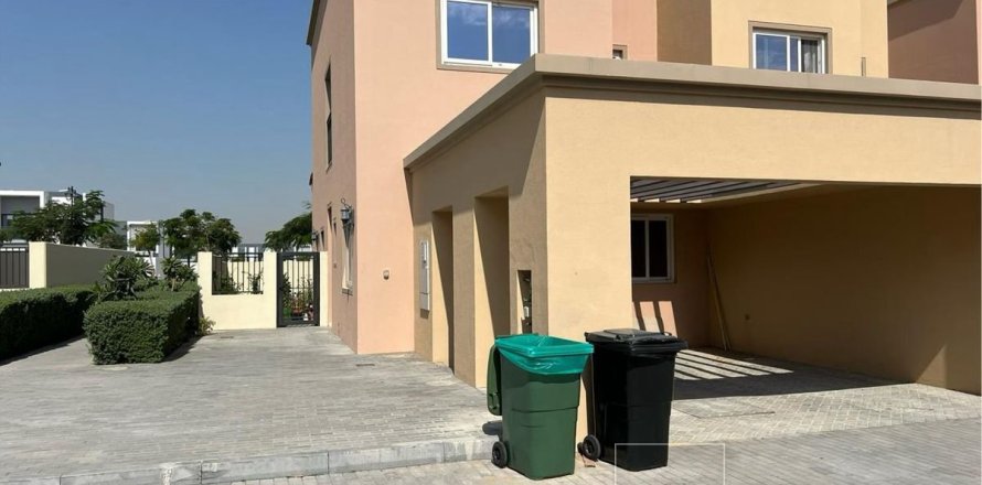 Таунхаус в Дубае, 4 спальни, 232.2м², № 11516